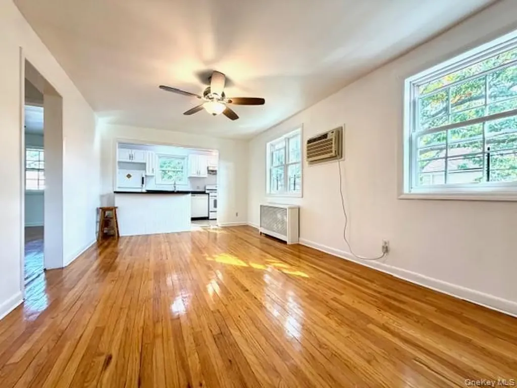 65-26B 223 Place Bayside NY 11364