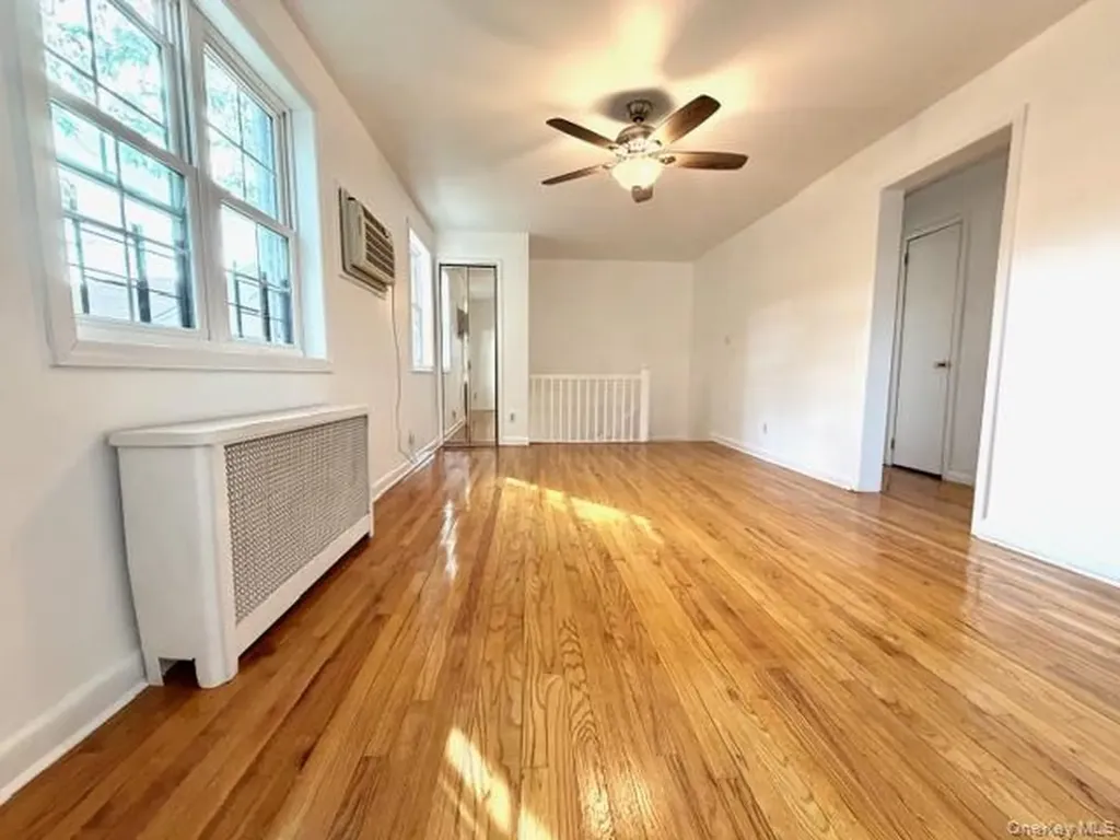 65-26B 223 Place Bayside NY 11364