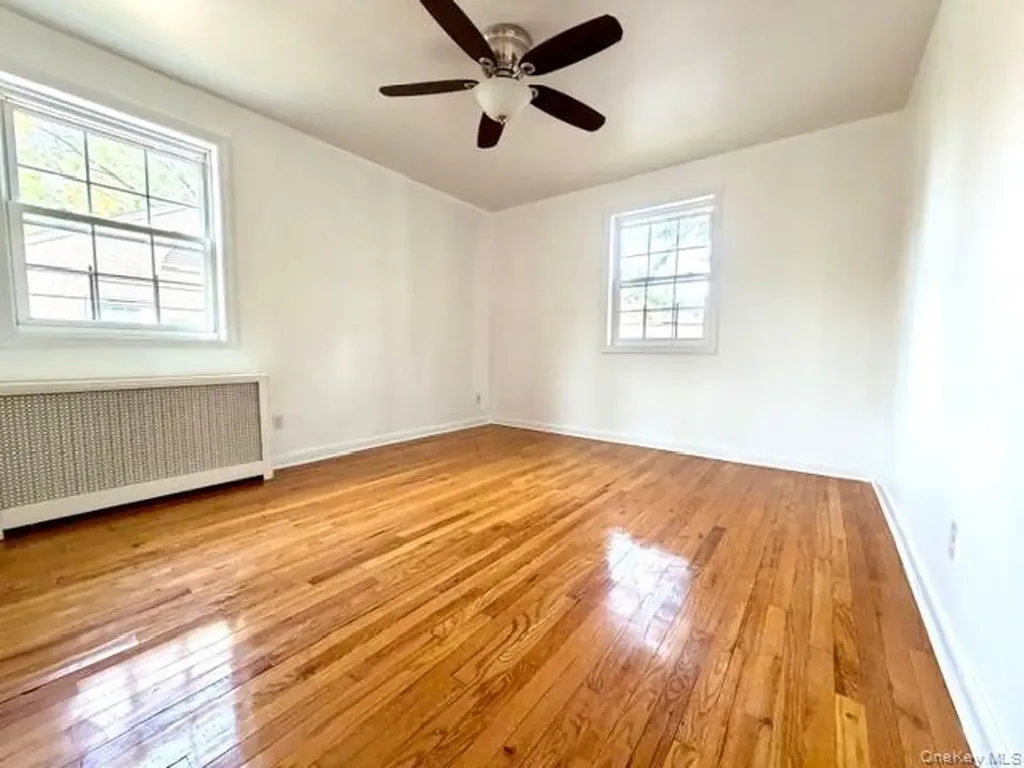 65-26B 223 Place Bayside NY 11364