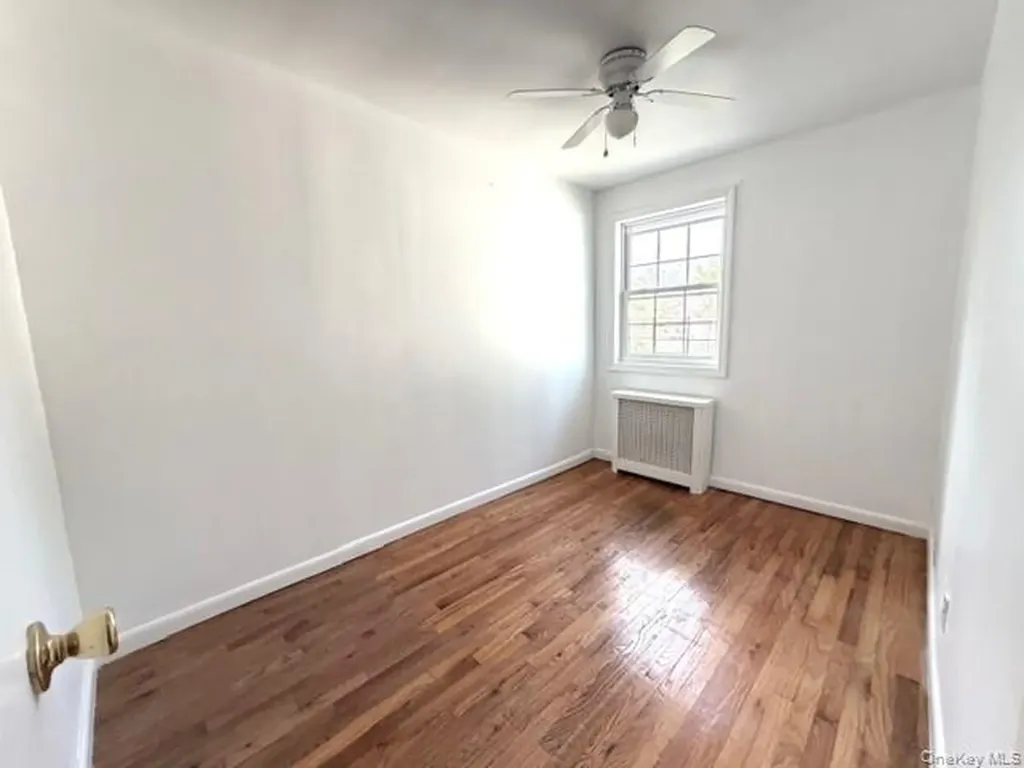 65-26B 223 Place Bayside NY 11364