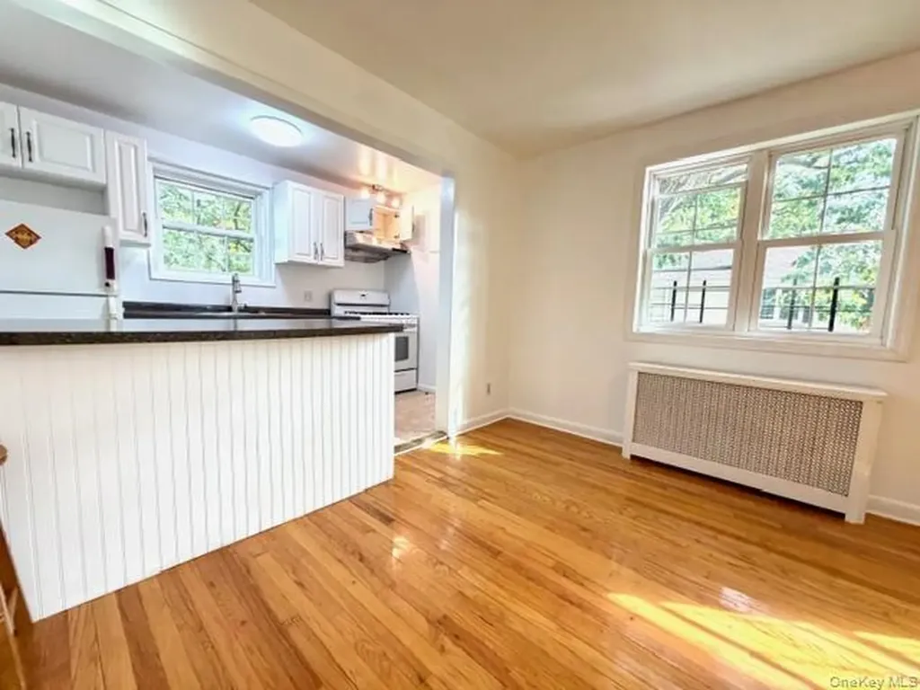 65-26B 223 Place Bayside NY 11364