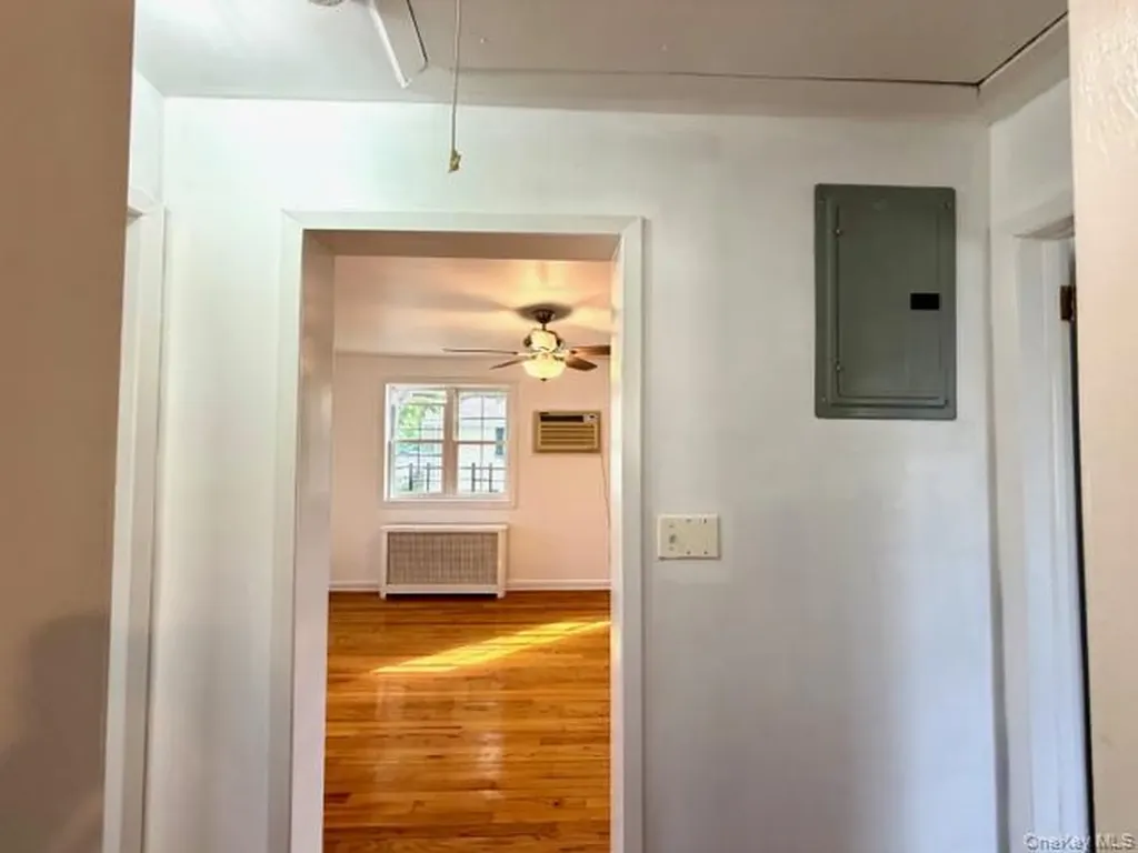65-26B 223 Place Bayside NY 11364