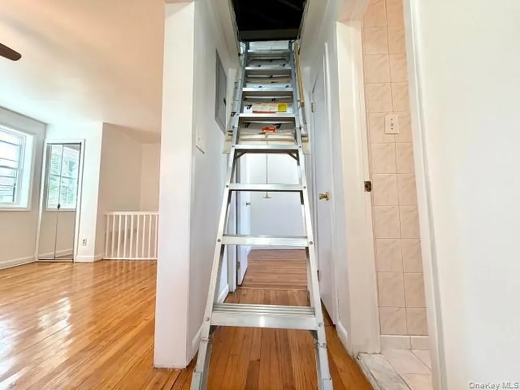 65-26B 223 Place Bayside NY 11364