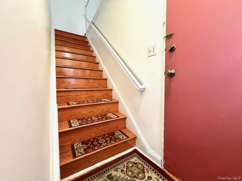 65-26B 223 Place Bayside NY 11364