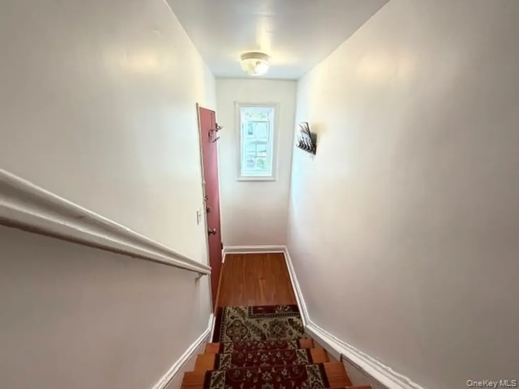 65-26B 223 Place Bayside NY 11364