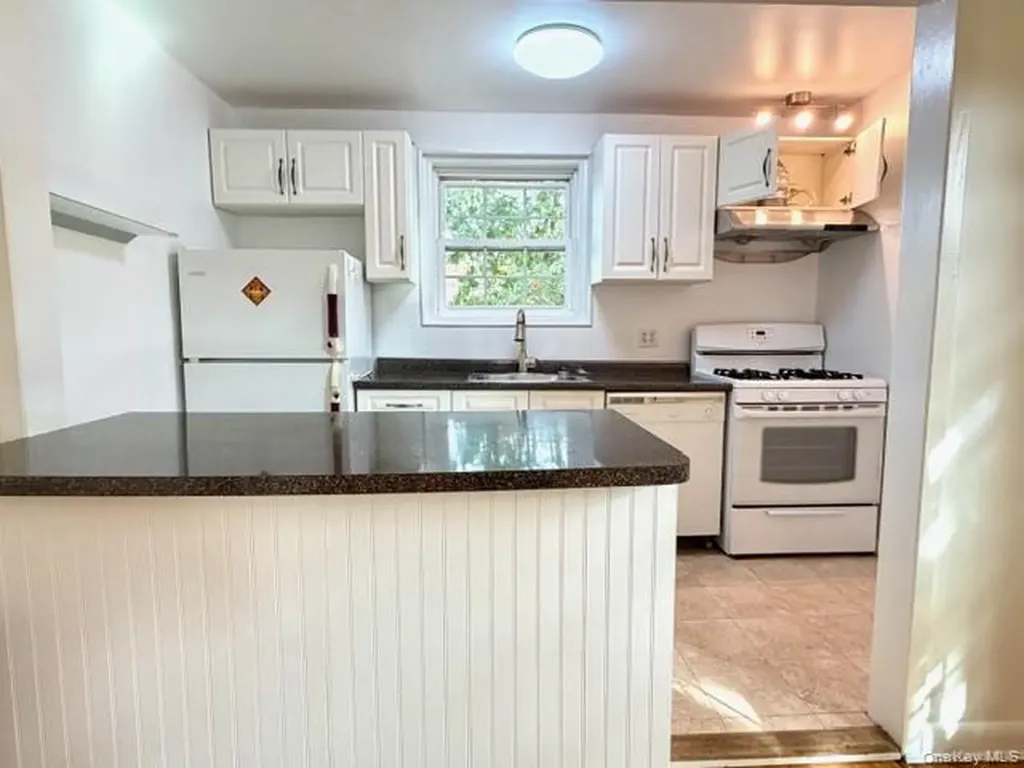 65-26B 223 Place Bayside NY 11364