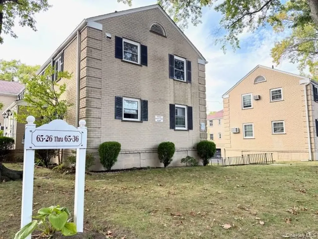 65-26B 223 Place Bayside NY 11364