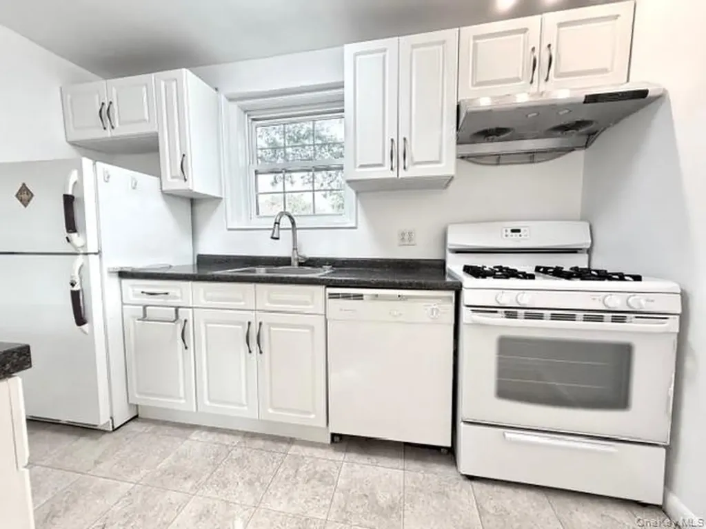65-26B 223 Place Bayside NY 11364