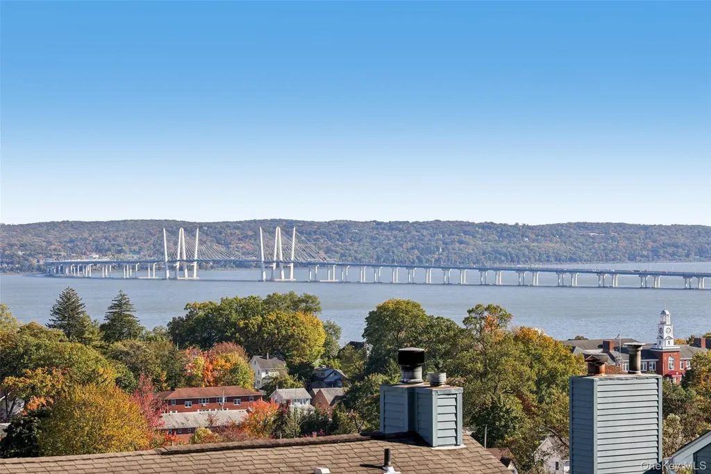 41 Village Gate Way Nyack NY 10960