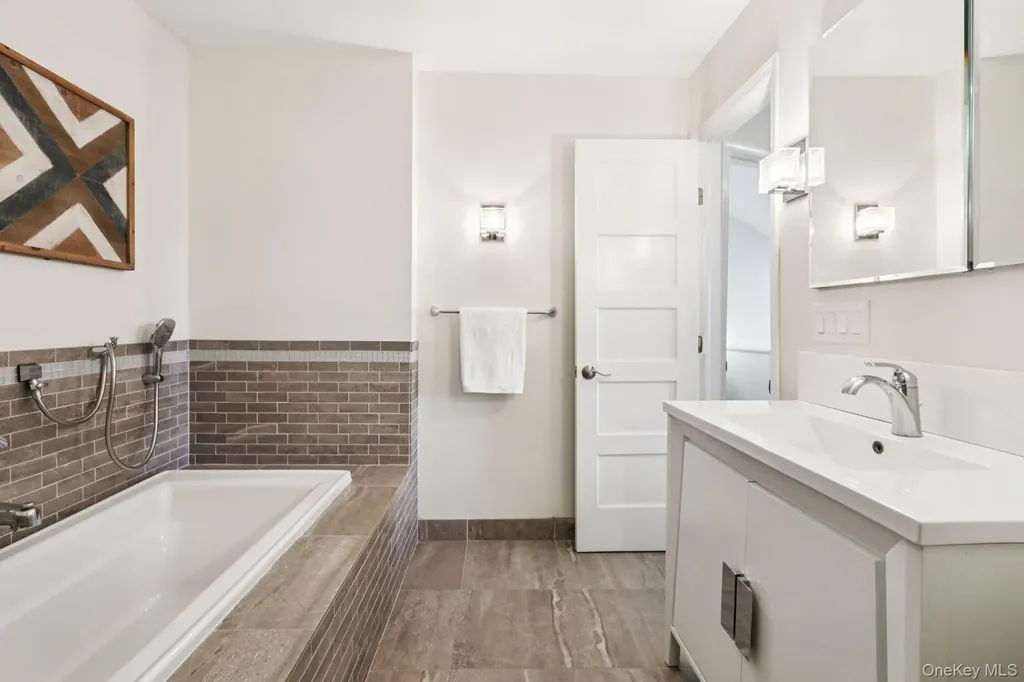 41 Village Gate Way Nyack NY 10960