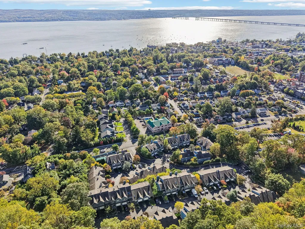 41 Village Gate Way Nyack NY 10960