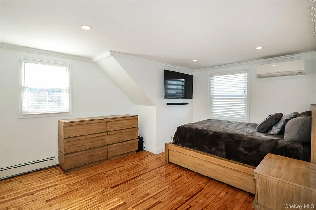132 Bethel Road Albertson NY 11507