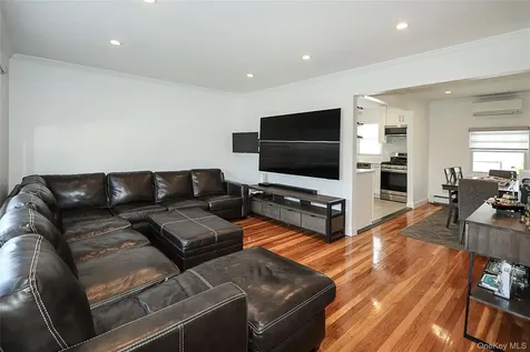 132 Bethel Road Albertson NY 11507