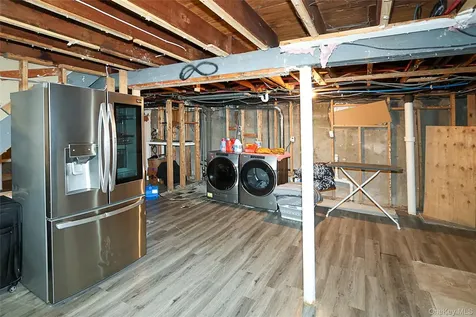 132 Bethel Road Albertson NY 11507