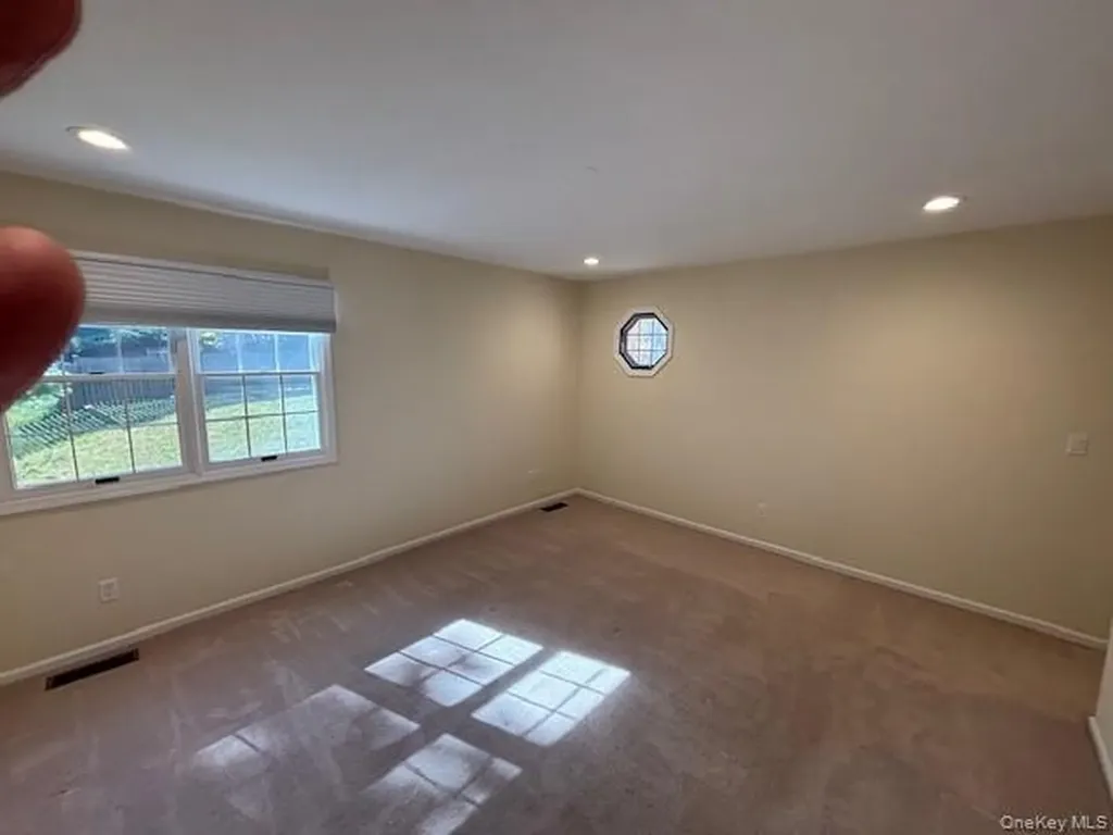 2503 Canterbury Way Mount Kisco NY 10549
