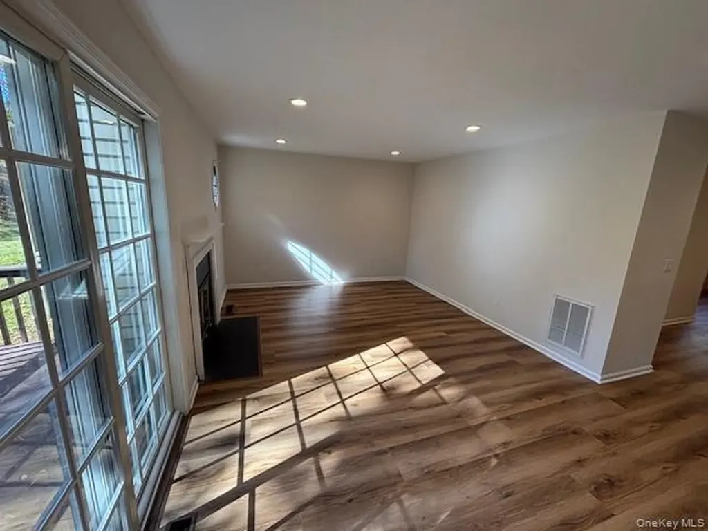 2503 Canterbury Way Mount Kisco NY 10549