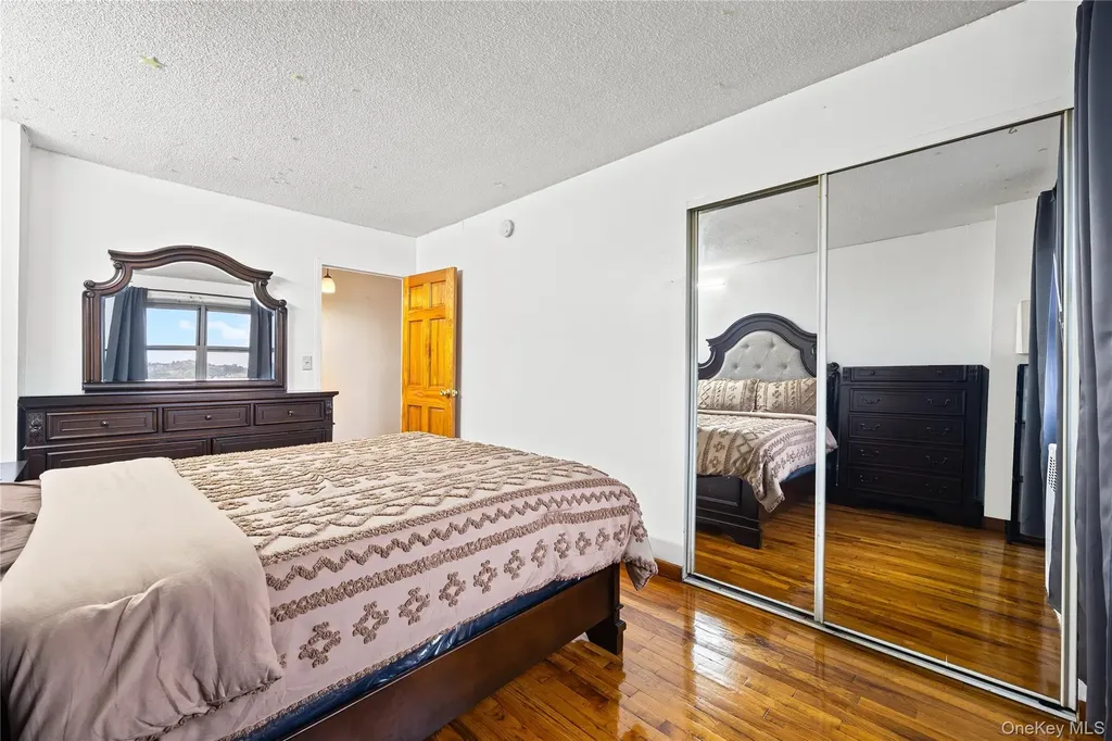 3410 De Reimer Avenue Bronx NY 10475
