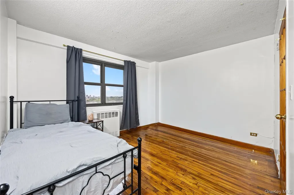 3410 De Reimer Avenue Bronx NY 10475