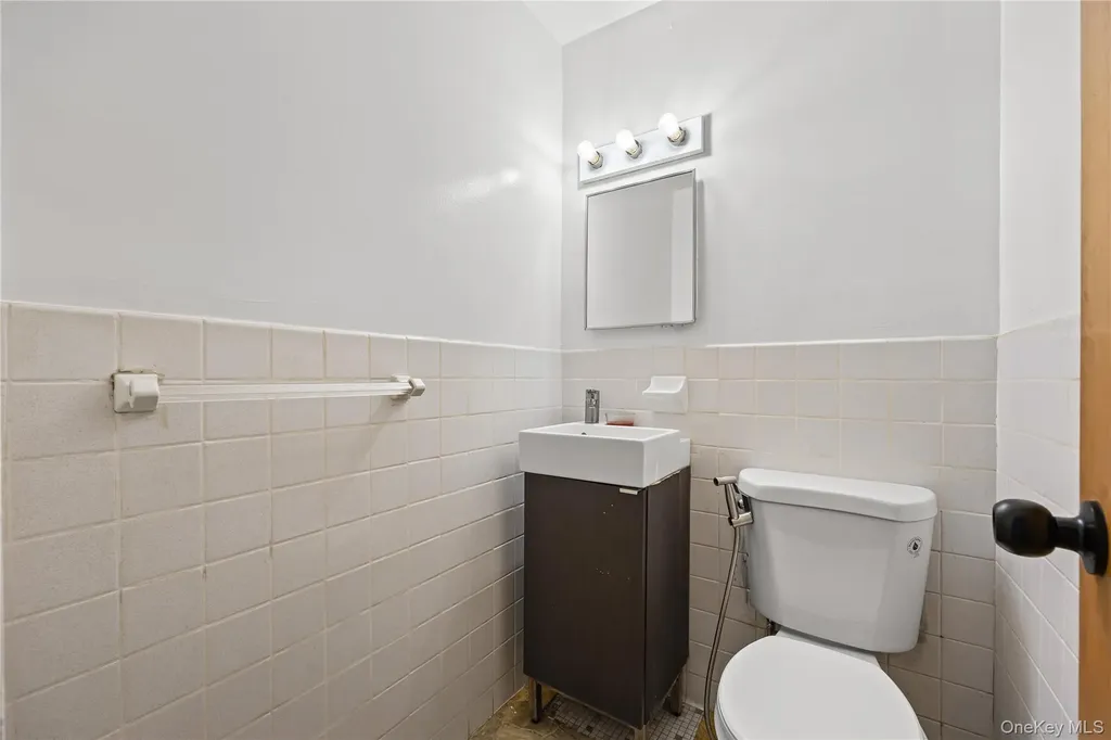3410 De Reimer Avenue Bronx NY 10475