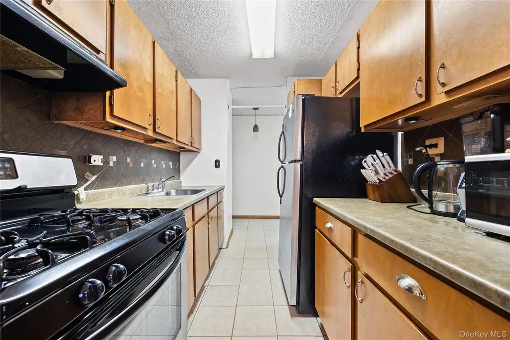 3410 De Reimer Avenue Bronx NY 10475