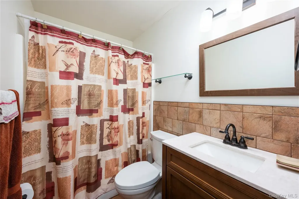 5704 Manor Drive Peekskill NY 10566