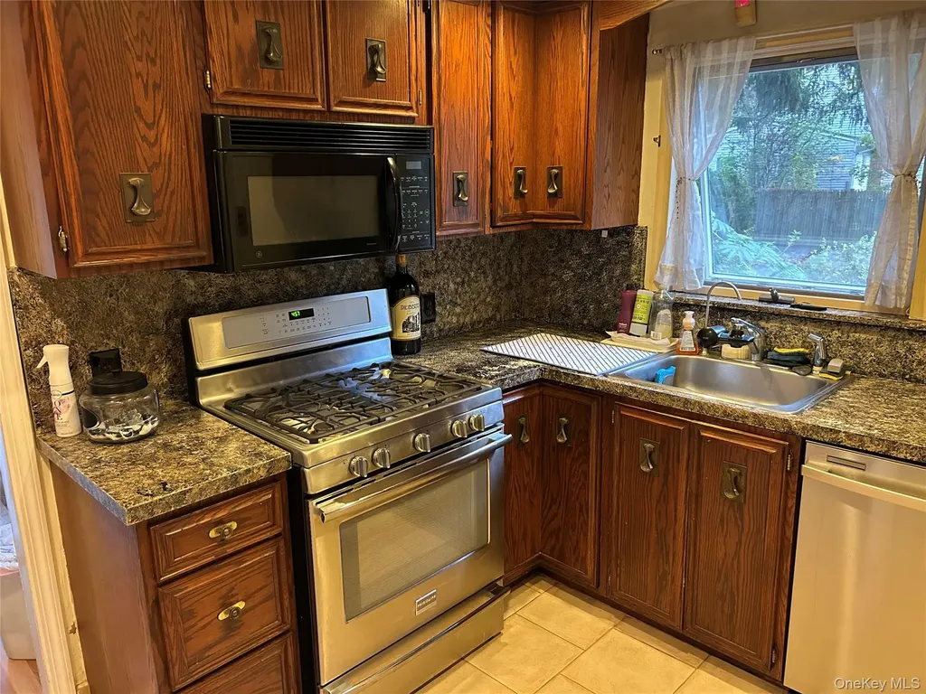 20 E Shore Drive Patchogue NY 11772