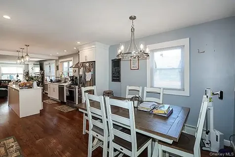 22 Davenport Place Bellmore NY 11710