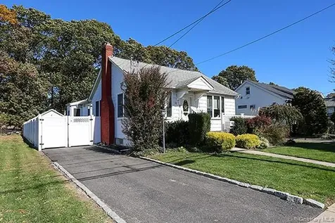 22 Davenport Place Bellmore NY 11710