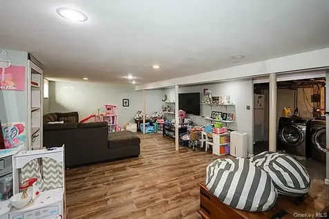 22 Davenport Place Bellmore NY 11710