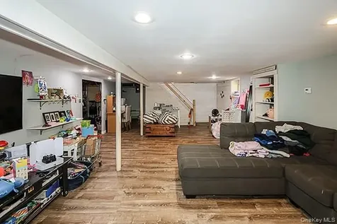 22 Davenport Place Bellmore NY 11710