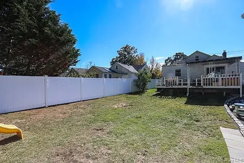 22 Davenport Place Bellmore NY 11710