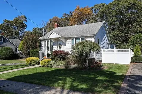 22 Davenport Place Bellmore NY 11710
