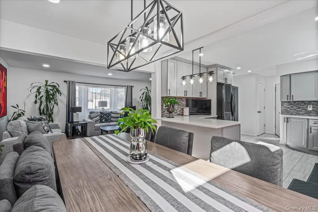 95 Colonial Drive Massapequa NY 11758