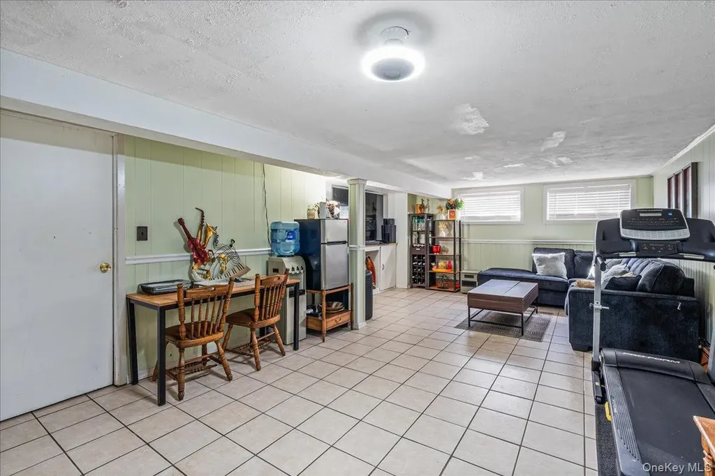 95 Colonial Drive Massapequa NY 11758