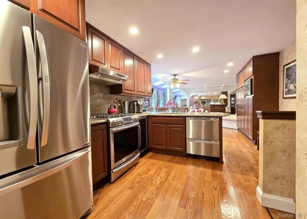 7 Royal Oaks Drive Centereach NY 11720