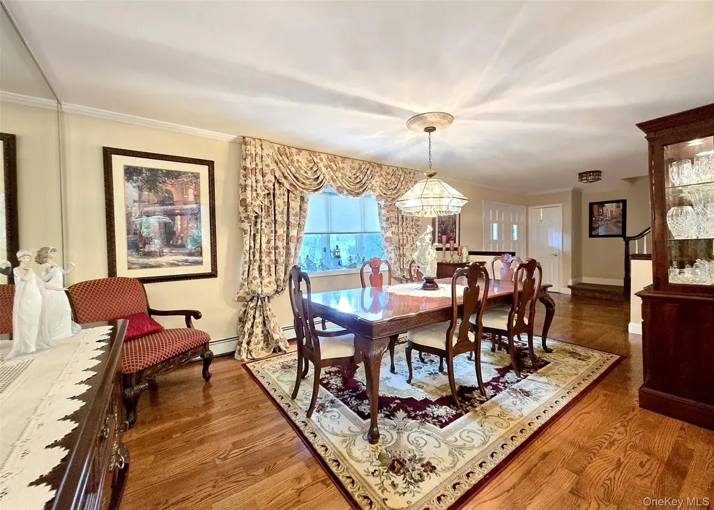7 Royal Oaks Drive Centereach NY 11720
