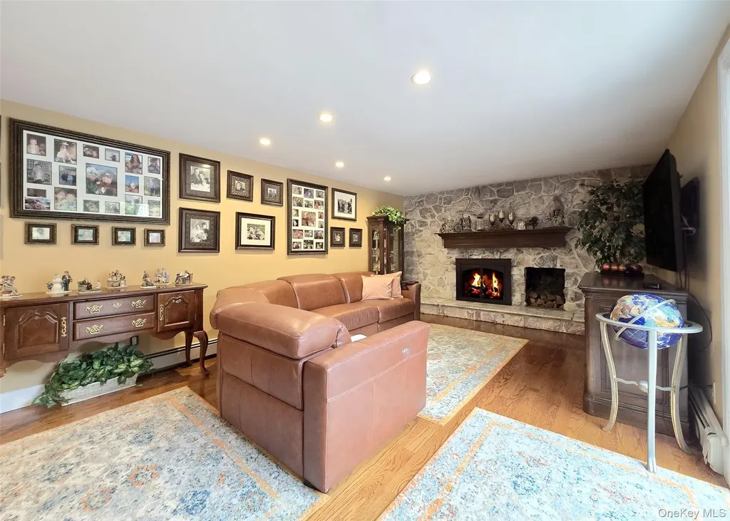 7 Royal Oaks Drive Centereach NY 11720