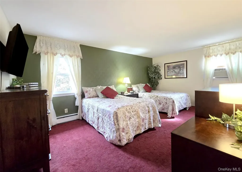 7 Royal Oaks Drive Centereach NY 11720
