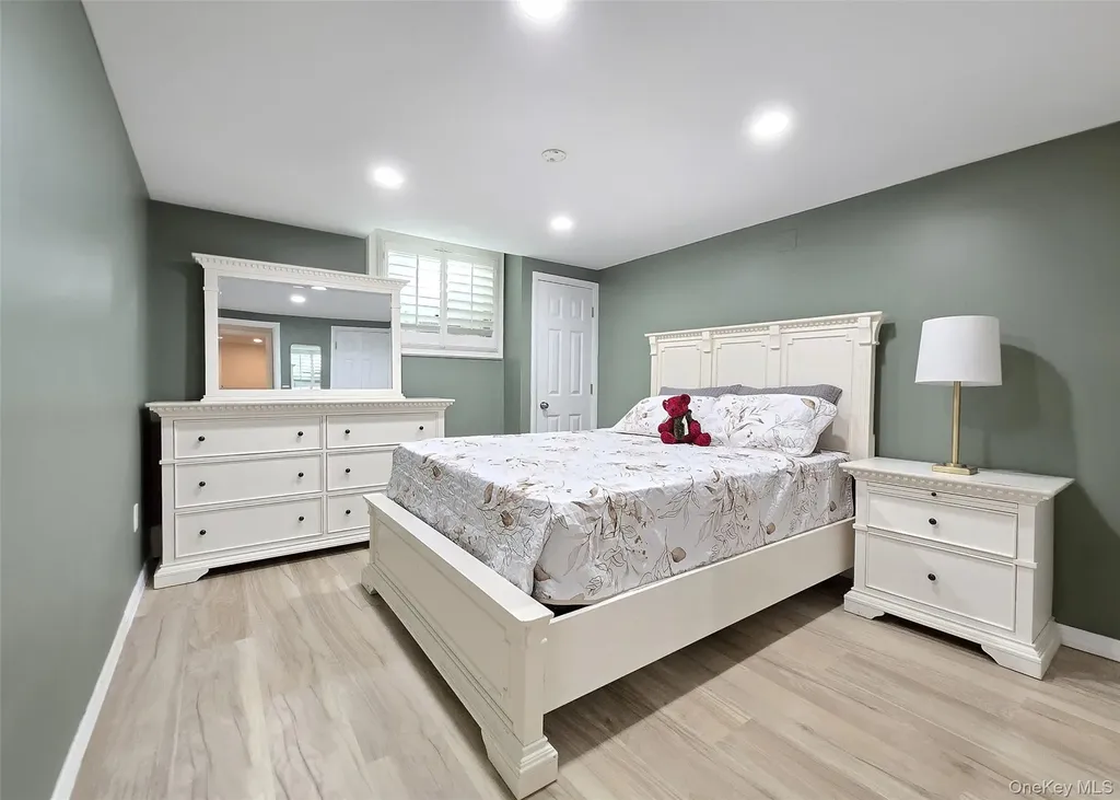 7 Royal Oaks Drive Centereach NY 11720