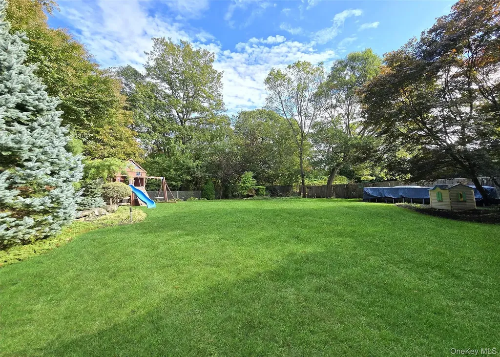 7 Royal Oaks Drive Centereach NY 11720