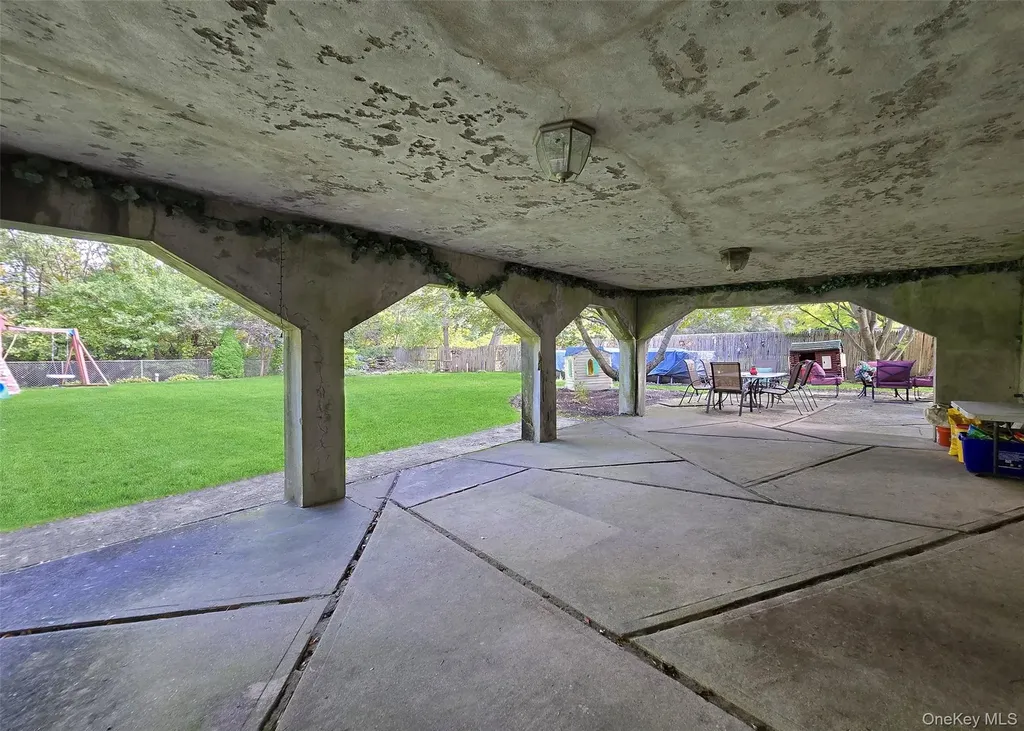 7 Royal Oaks Drive Centereach NY 11720