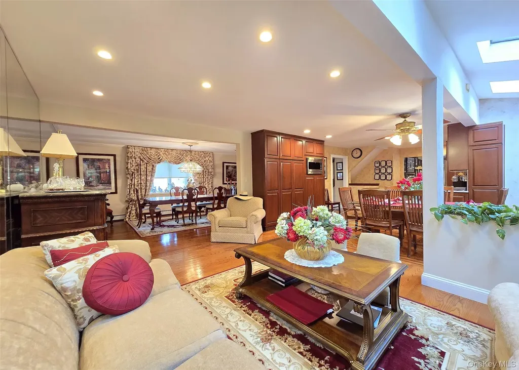 7 Royal Oaks Drive Centereach NY 11720