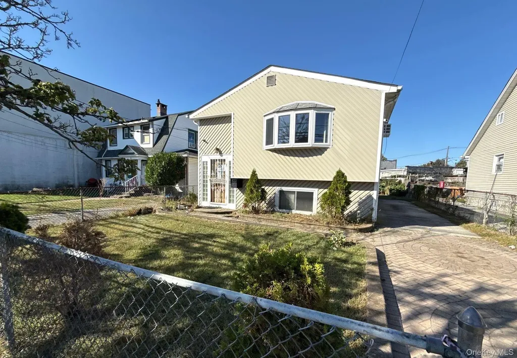 11 Mount Avenue Freeport NY 11520