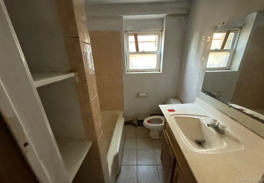 11 Mount Avenue Freeport NY 11520