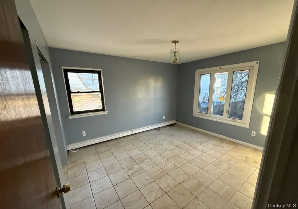 11 Mount Avenue Freeport NY 11520