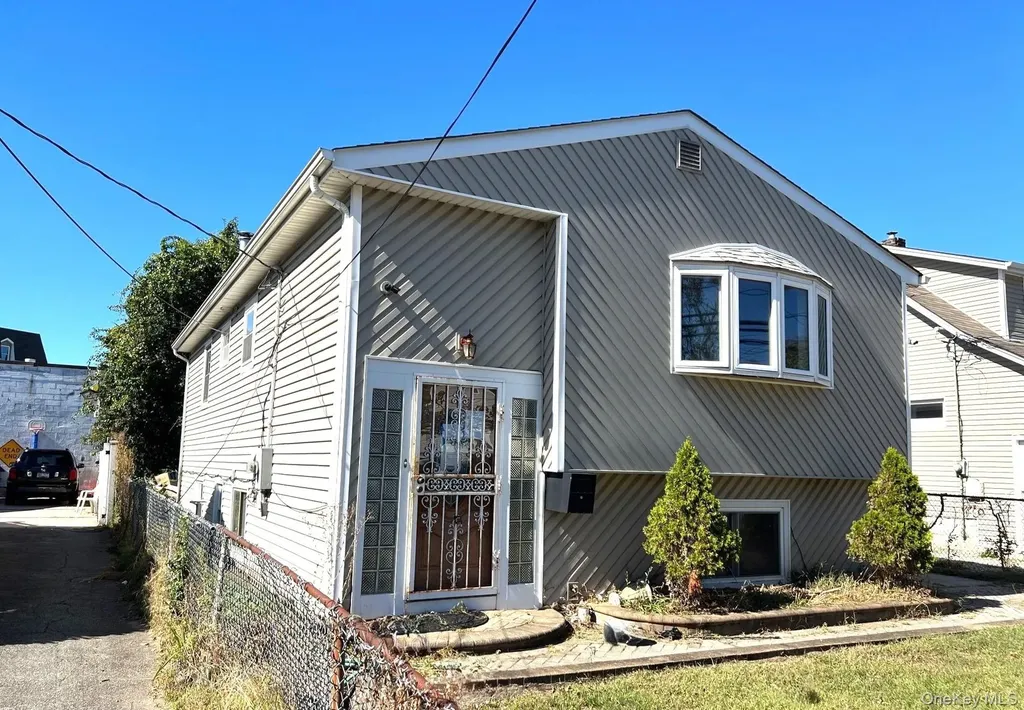 11 Mount Avenue Freeport NY 11520