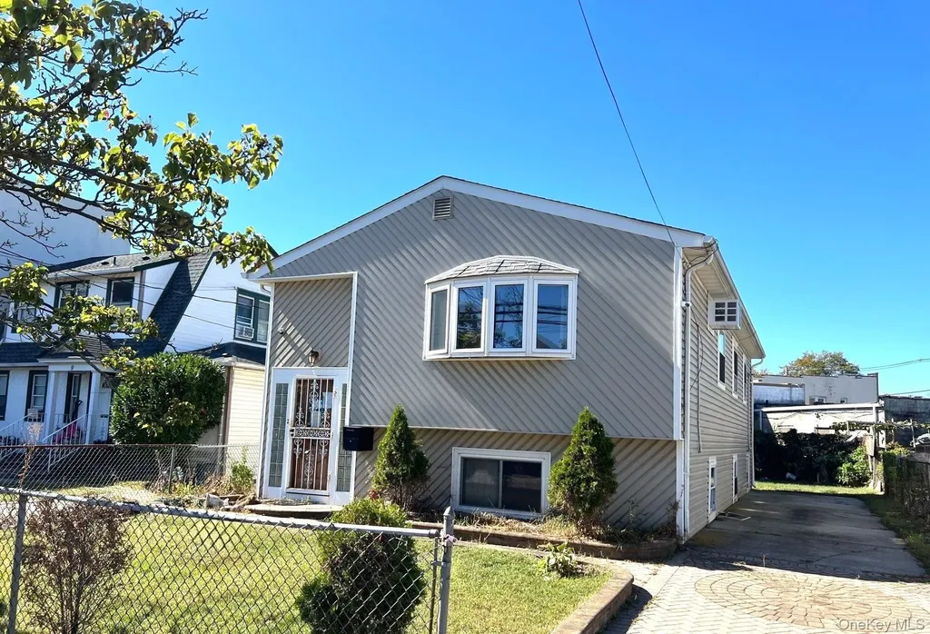 11 Mount Avenue Freeport NY 11520
