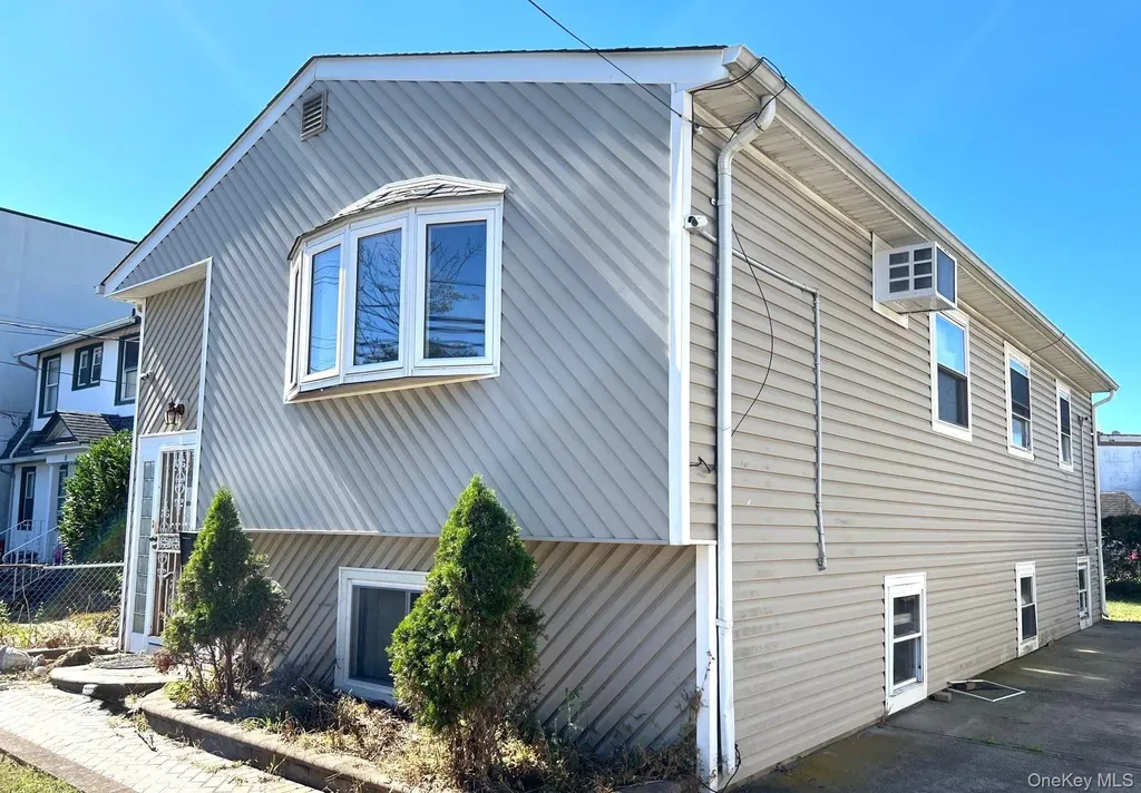 11 Mount Avenue Freeport NY 11520
