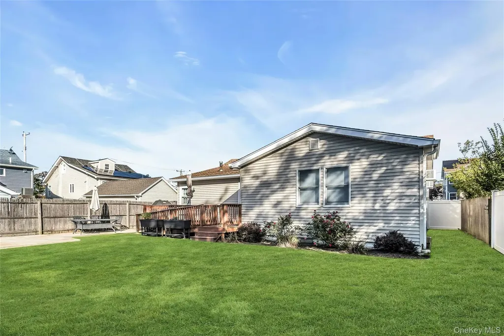 2466 Army Place Bellmore NY 11710