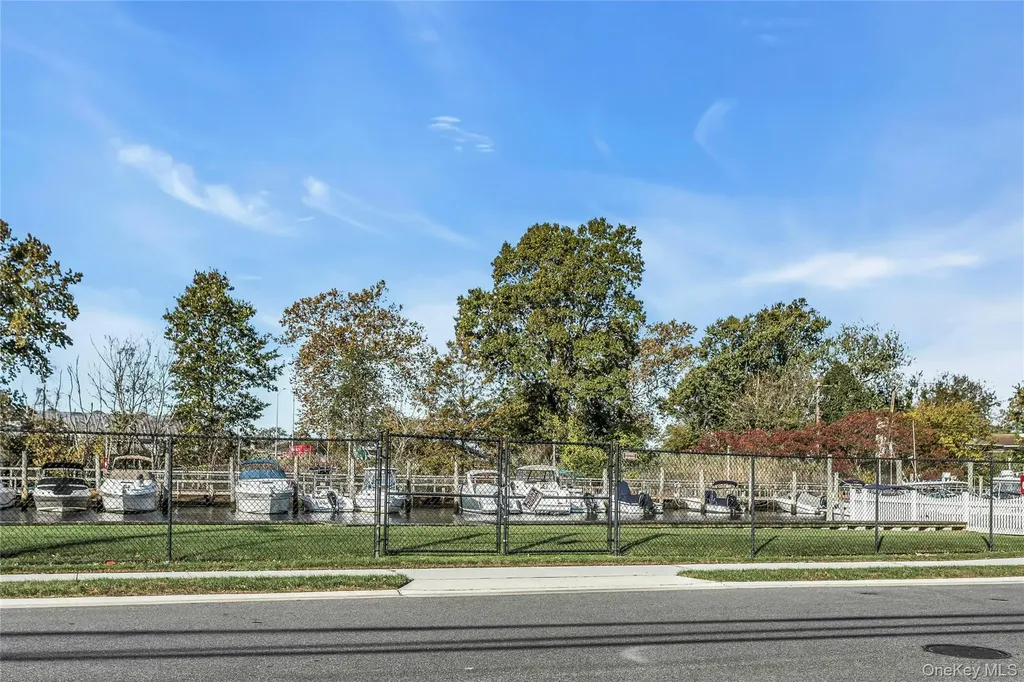 2466 Army Place Bellmore NY 11710